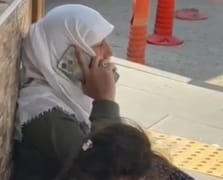 Dilenci iPhone 16 kullanırken görüntülendi