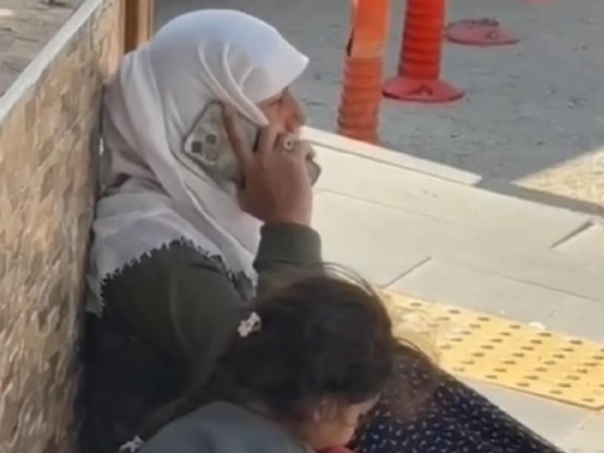 Dilencinin lüks telefonu