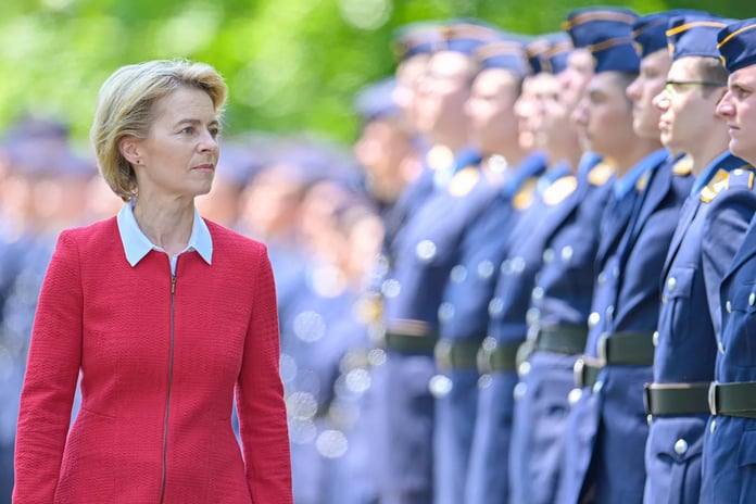 Avrupa Komisyonu Başkanı: Avrupa acilen yeniden silahlanmalı