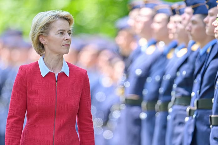 Avrupa Komisyonu Başkanı: Avrupa acilen yeniden silahlanmalı