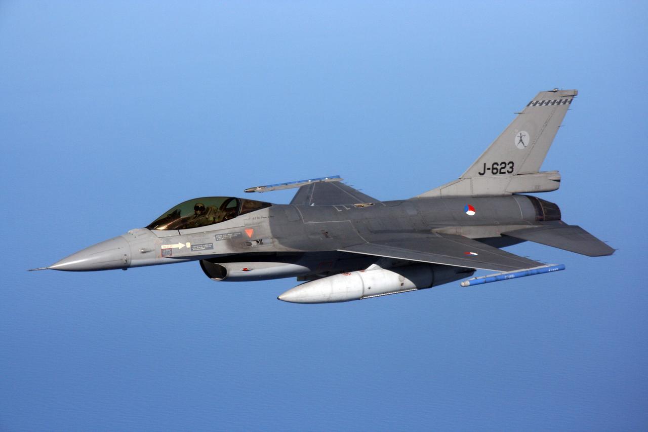 Hollanda 18 adet F-16 savaş uçağını Romanya'ya kalıcı olarak devredecek