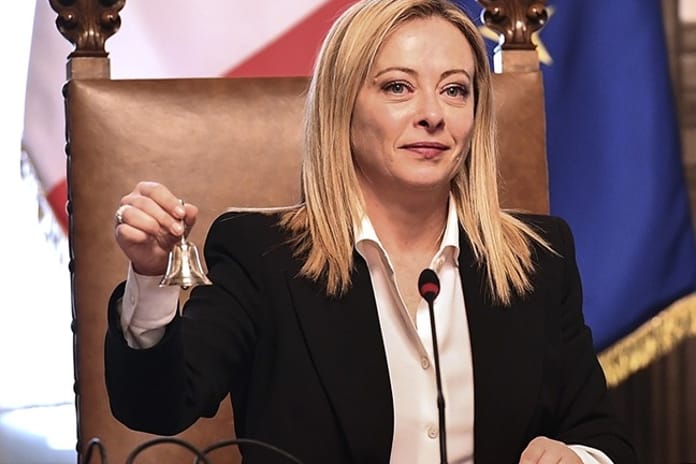 İtalya hükümeti cinsiyetsiz toplum sembollerini yasakladı