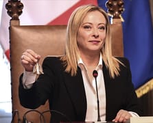 İtalya hükümeti cinsiyetsiz toplum sembollerini yasakladı