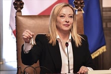 İtalya hükümeti cinsiyetsiz toplum sembollerini yasakladı