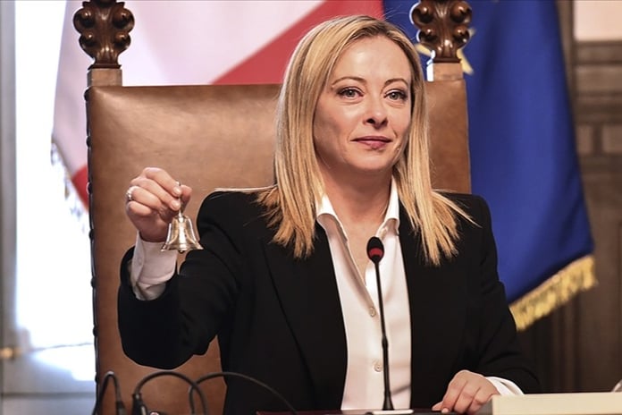 İtalya hükümeti cinsiyetsiz toplum sembollerini yasakladı