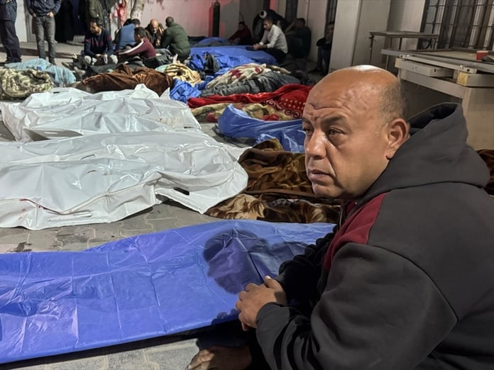 İsrail Gazze Şeridi'ne yönelik saldırılarını yeniden başlattı