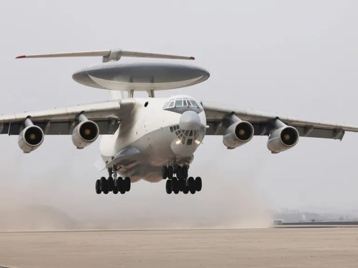 Kuzey Kore, ilk kez havadan kontrol uçağına benzeyen aracın fotoğraflarını paylaştı