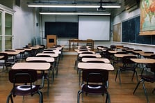 İsveç öğrencilerin okullarda akıllı telefon kullanmasını yasakladı