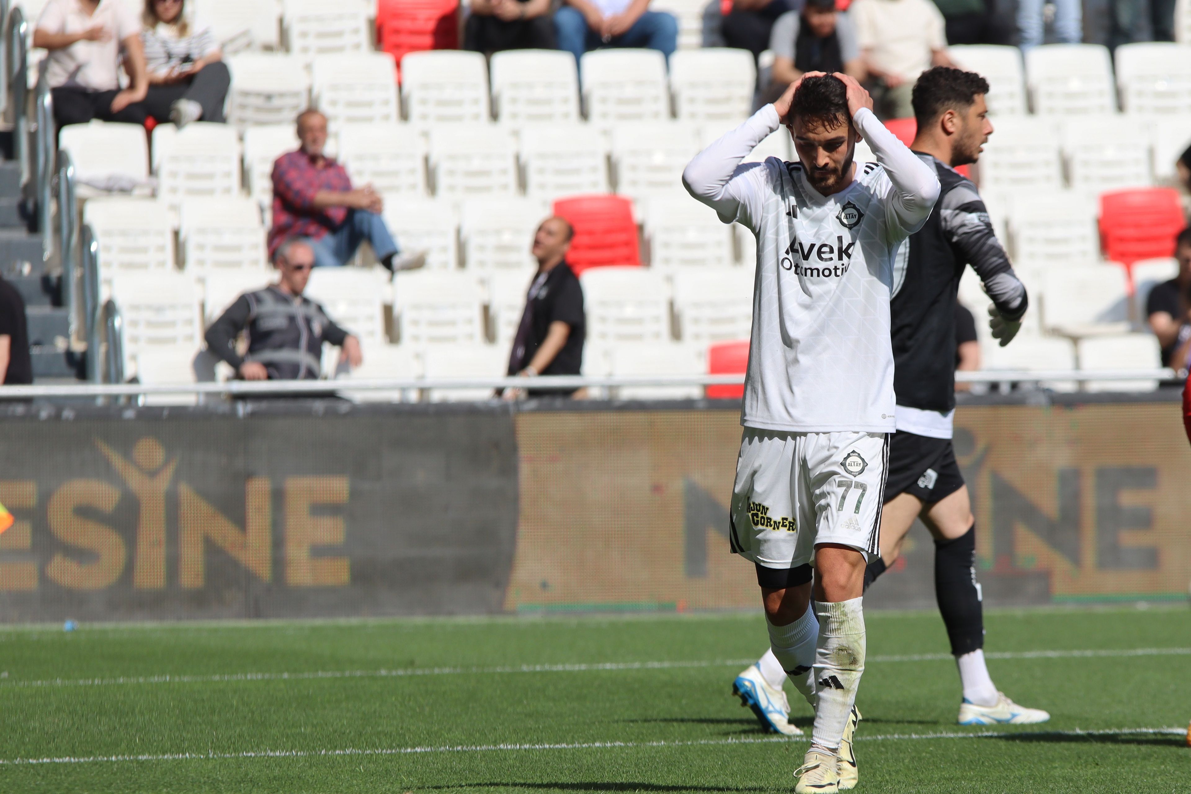 İzmir temsilcisi Altay'ın küme düşmesi kesinleşti