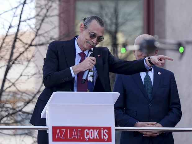 CHP'li Beşikçioğlu'ndan mezar taşı skandalı