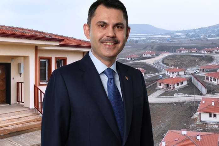 Ebrar Sitesi yerine inşa edilen köy evlerinde anahtarlar teslim edildi