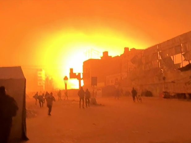 İsrail El Ehli Baptist Hastanesi'ne saldırdı