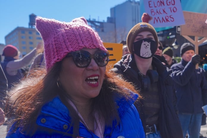 Tesla bayisine baskın: Elon Musk karşıtları gözaltına alındı