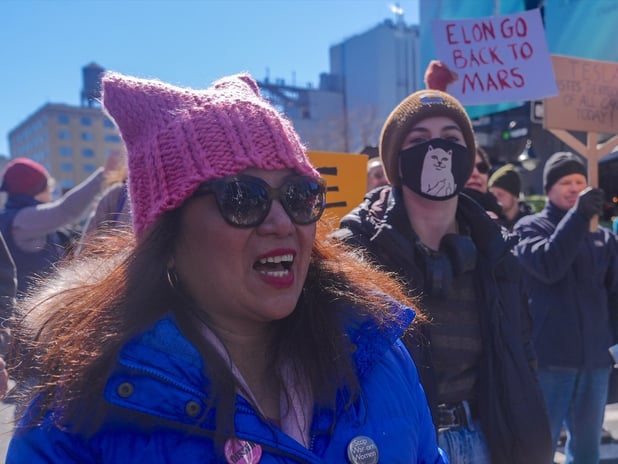 Tesla bayisine baskın: Elon Musk karşıtları gözaltına alındı