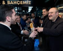 Mustafa Varank gençlerle kokoreççide sahur yaptı