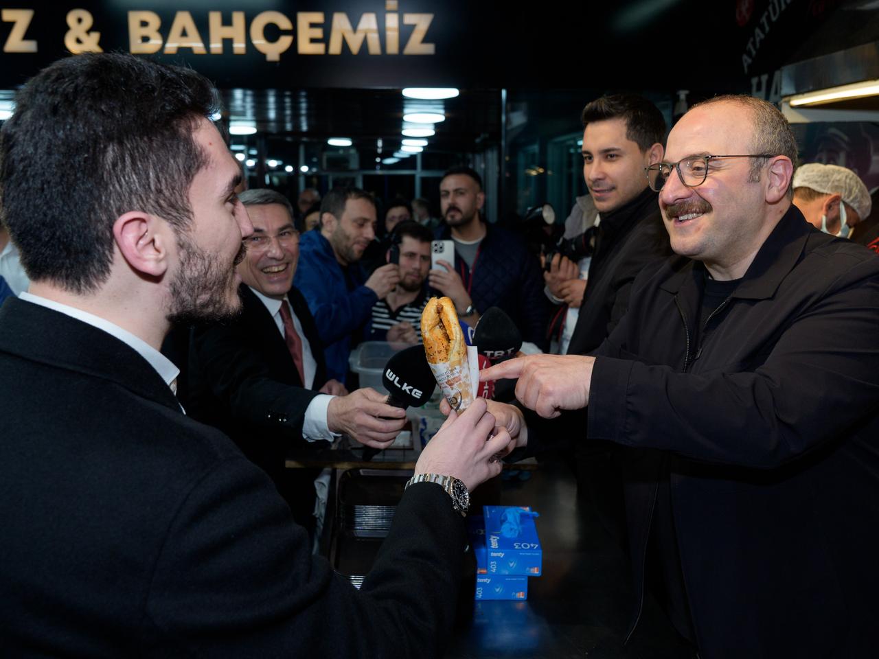 Varank gençlerle sahurda buluştu