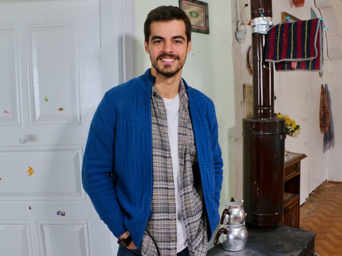 Oyuncu Berk Atan kaza sonrası hastaneye kaldırıldı