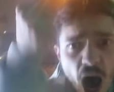 Otobüse alınmayan grup aracın camlarına saldırdı