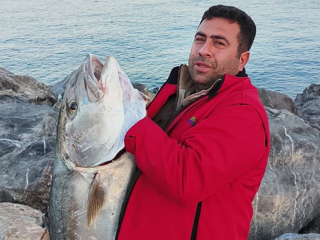 Yakaladığı iki balığı 18 bin TL'ye sattı