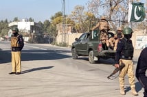 Pakistan'da ayrılıkçı Beluç örgüt trene saldırdı: 6 ölü