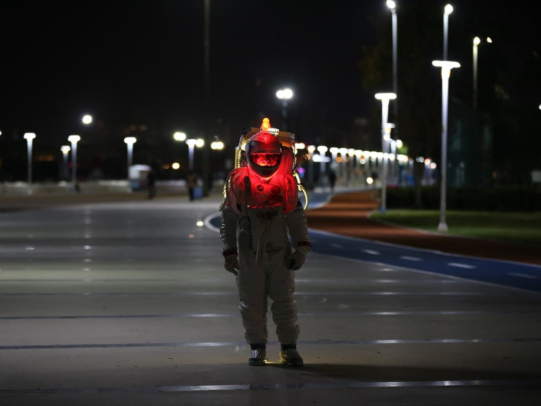 Mersinli astronot sokaklarda
