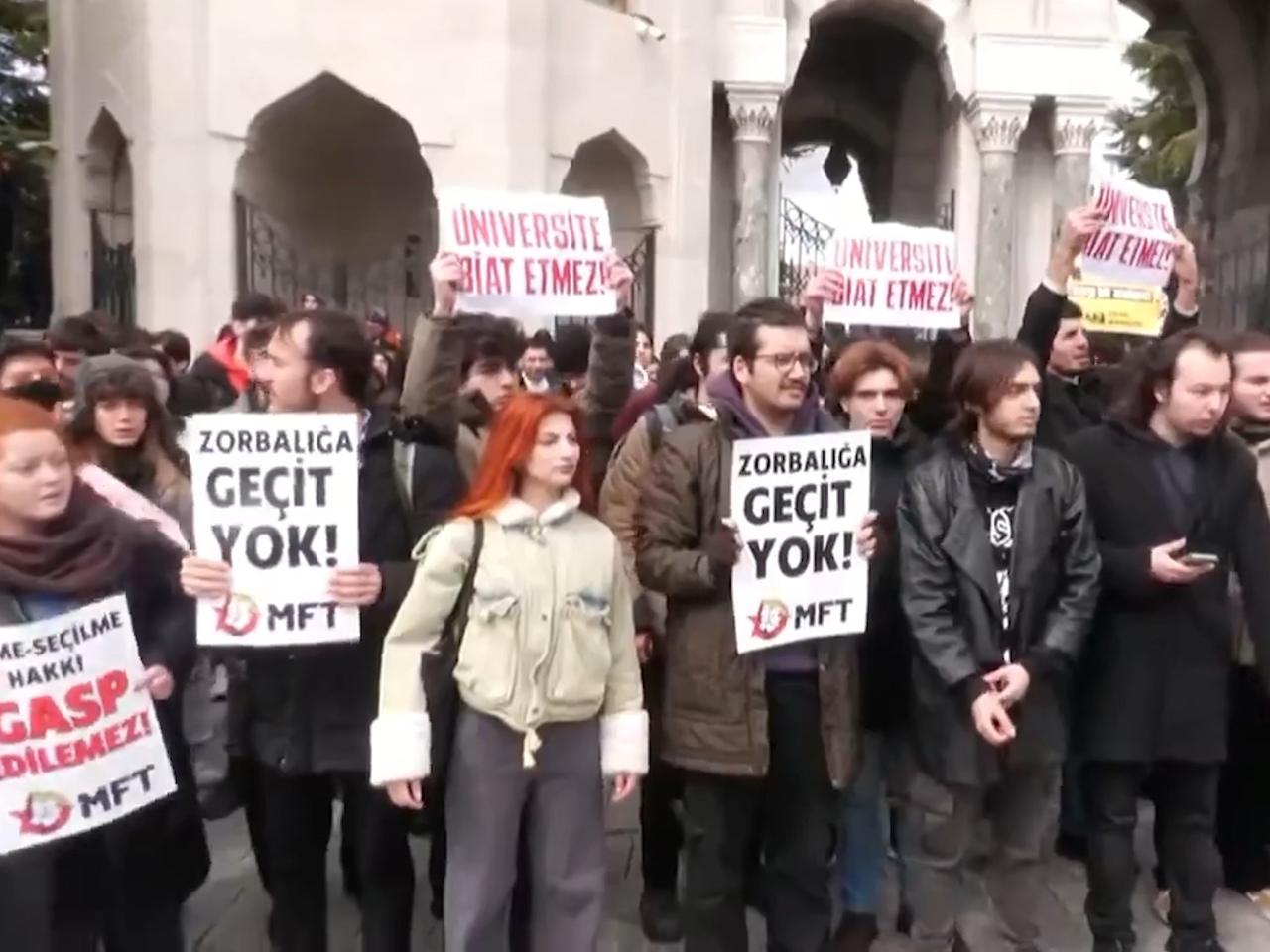 Hangi ara hazırladınız o afişleri