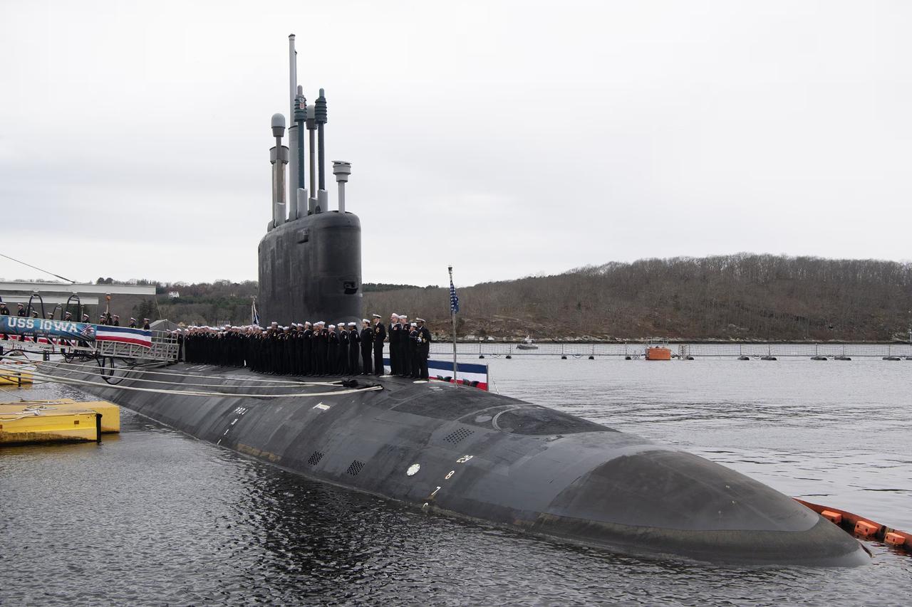 ABD Donanması Virginia sınıfı en yeni denizaltı USS Iowa'yı tanıttı