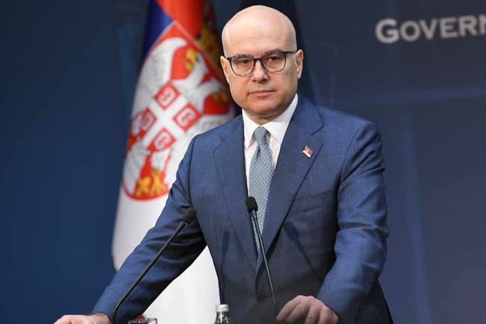 Sırbistan'da Miloš Vučević hükümeti istifa etti