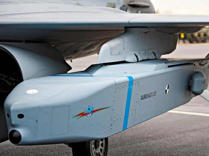 Almanya Taurus füzelerini yeniliyor