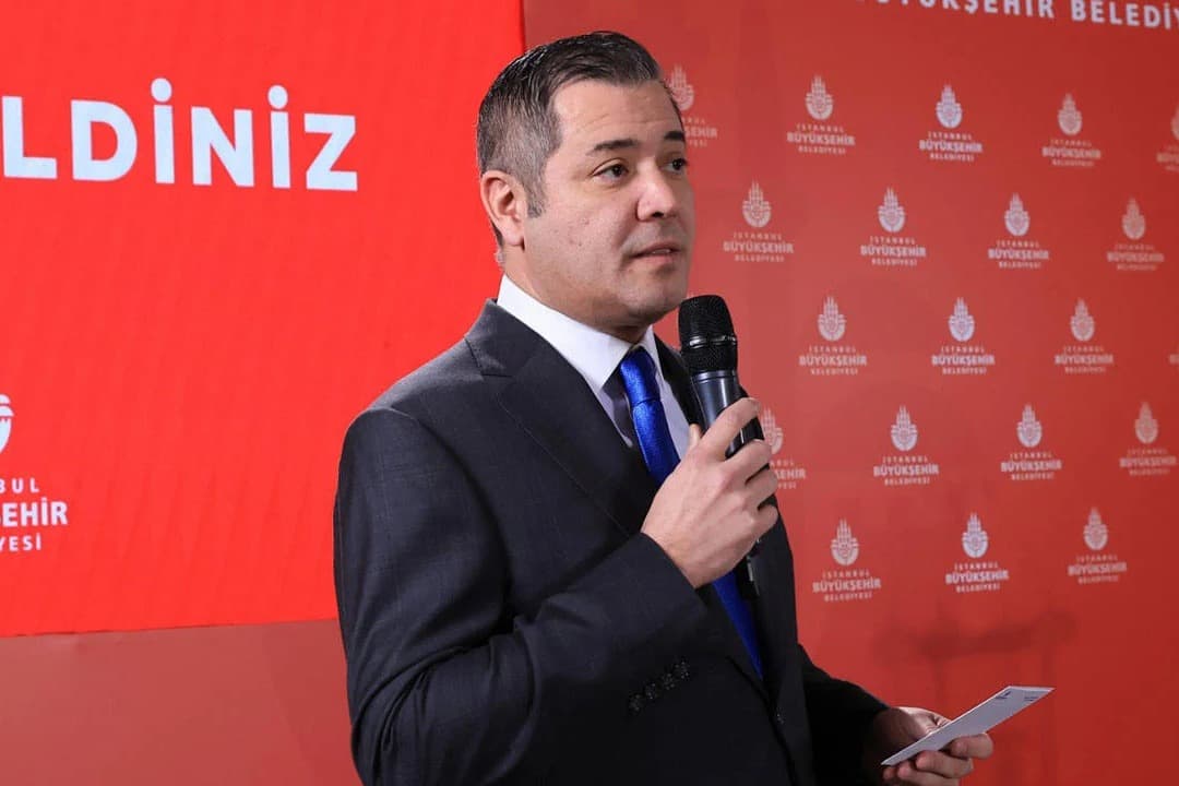 Ne sorulduysa hepsine dedikodu dedi