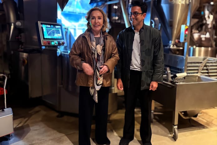 Çiğdem Simavi'den boykota tepki, EspressoLab'e ziyaret