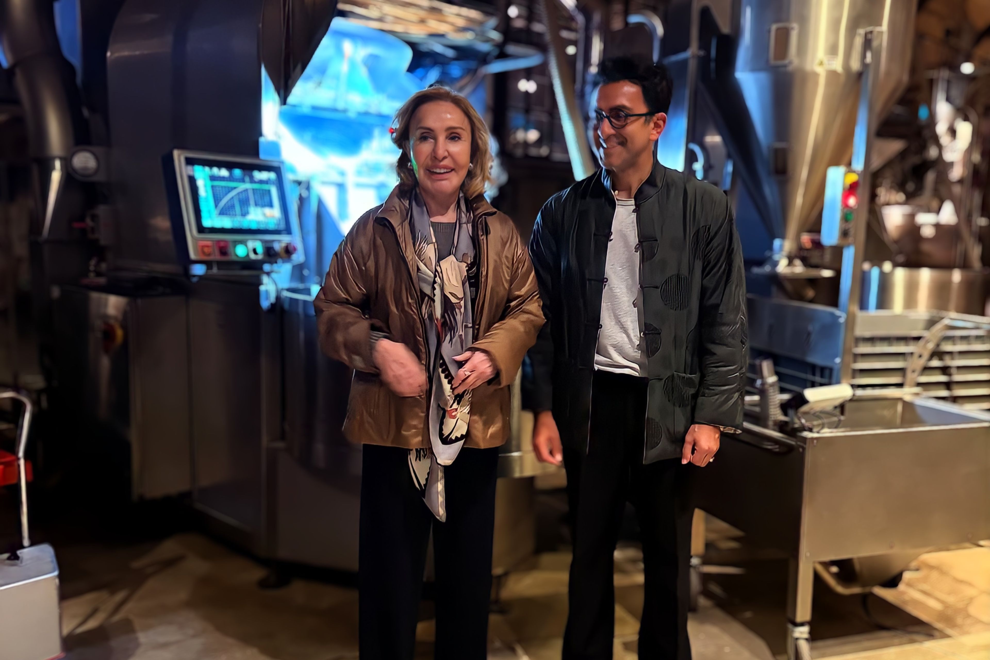 Çiğdem Simavi'den boykota tepki, EspressoLab'e ziyaret
