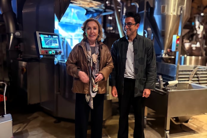 Çiğdem Simavi'den boykota tepki, EspressoLab'e ziyaret