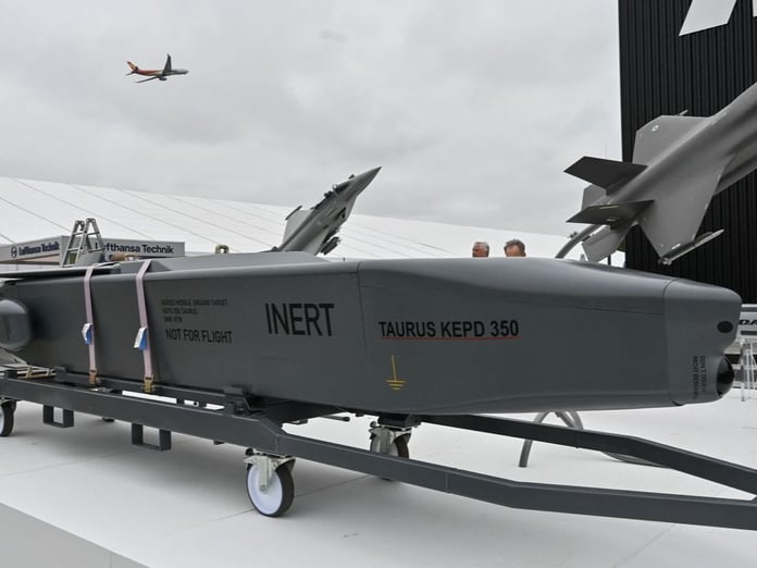 İngiltere Almanya'nın Ukrayna'ya Taurus füzeleri göndermesi planını destekliyor