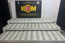 Matbaa kurup 7 milyon sahte dolar basan şebeke çökertildi