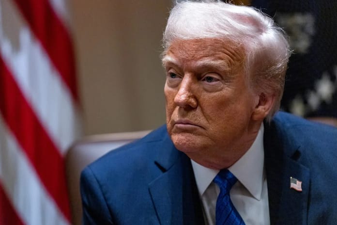 Donald Trump, ABD dışında üretilen otomobillere yüzde 25 ek gümrük vergisi uygulayacaklarını açıkladı.