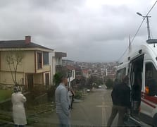 Başıboş köpeklerin saldırısına uğrayan çocuk ağır yaralandı