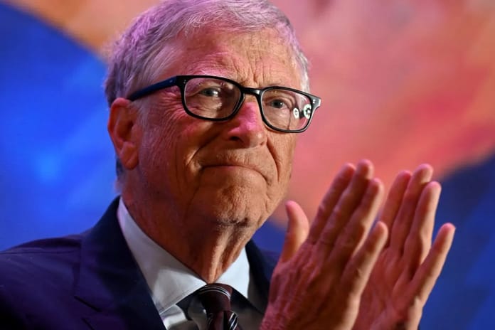 Bill Gates, yapay zekanın önümüzdeki senelerde bazı mesleklerin yerini alacağını açıkladı