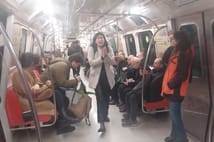 İmamoğlu'nun gözaltına alınmasını protesto eden bir kişi istediği ilgiyi göremedi