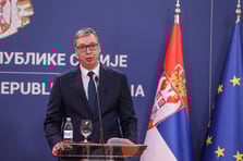 Vucic renkli devrim girişimini engellediklerini iddia etti