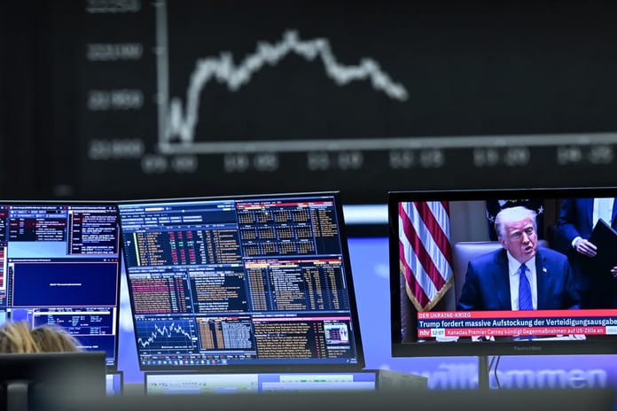 Dünya piyasalarında sert düşüş sürüyor