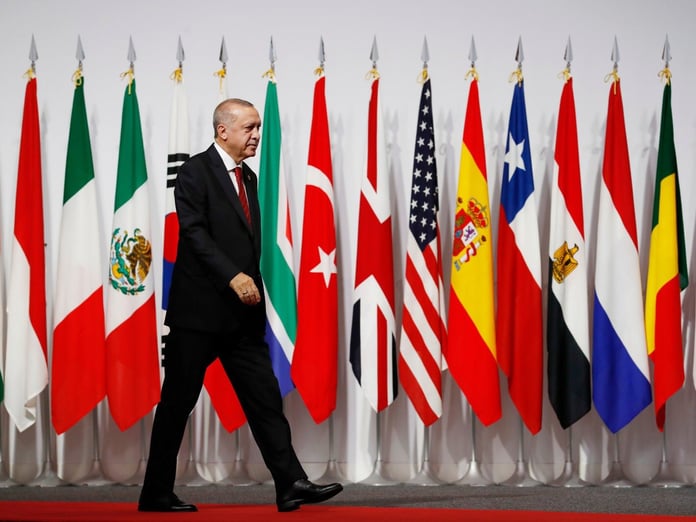 Arab News: Türkiye Batı'nın güç boşluğunu doldurarak kilit ülke rolünü güçlendiriyor!