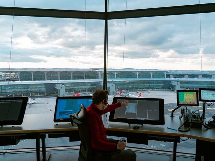 İstanbul Havalimanı'nda "eş zamanlı üçlü bağımsız pist operasyonu" başladı