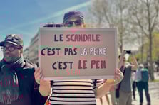 Fransa'da Le Pen destekçileri ile karşıtları aynı anda sokakta