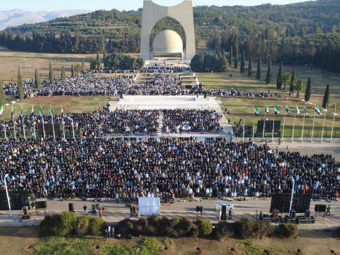 Suriye'de Esad sonrası ilk bayram namazı