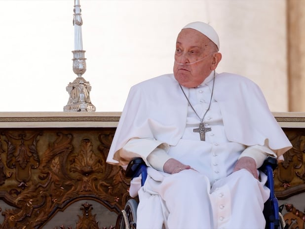 Papa haftalar sonra ilk kez Aziz Petrus Meydanı'nda