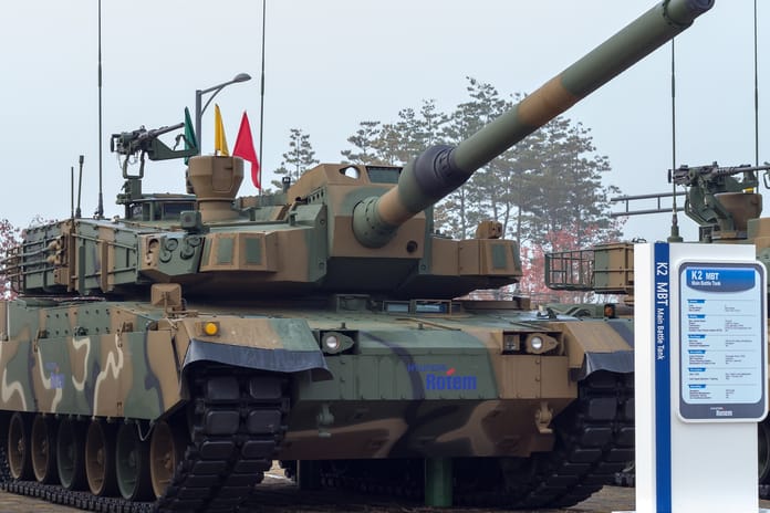 Polonya'nın bütçe açığı savunma harcamaları nedeniyle büyüyor