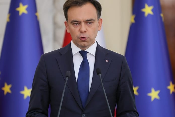 Polonya ve İngiltere ortak savunma harcama planını görüşüyor