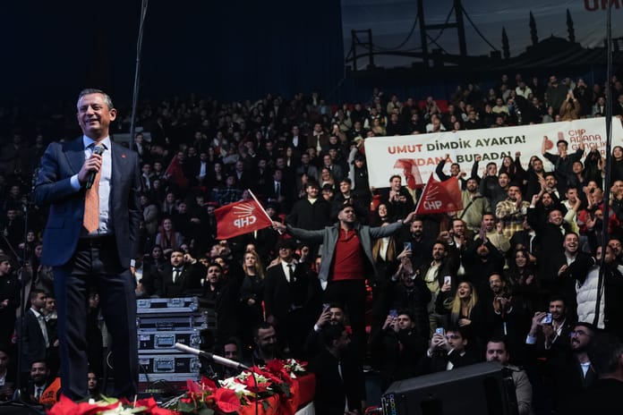 CHP Kurultayı'nda rüşvet iddiaları giderek büyüyor