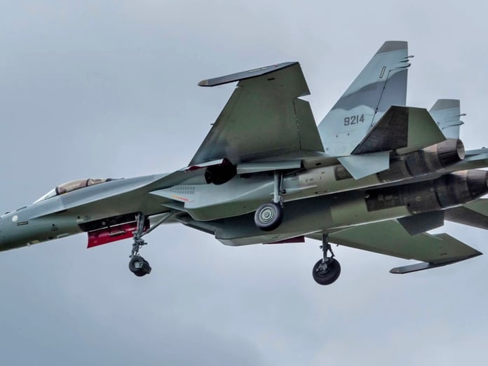 Su-35 savaş uçakları İran yerine Cezayir'e teslim edildi